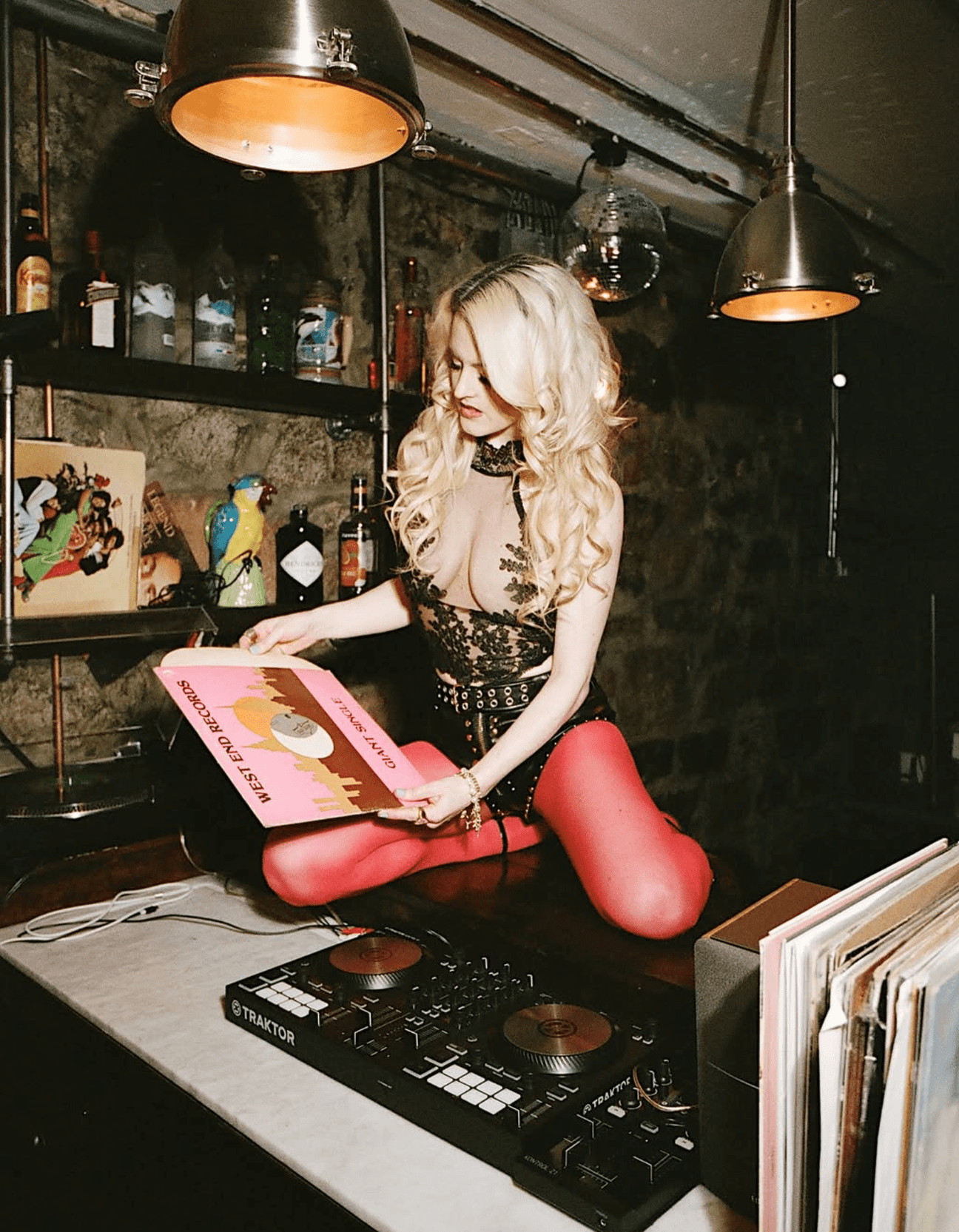 @ihateblonde in Fogal's vibrant Opaque Tights - Fogal