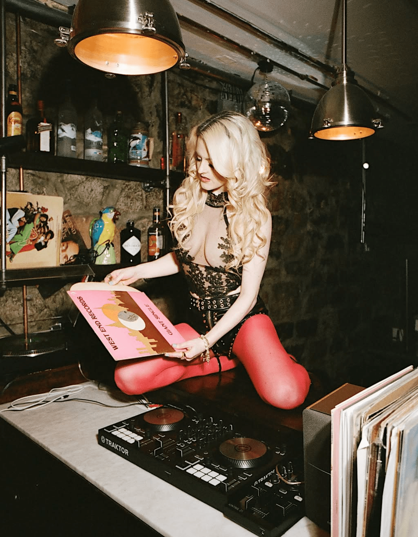 @ihateblonde in Fogal's vibrant Opaque Tights - Fogal