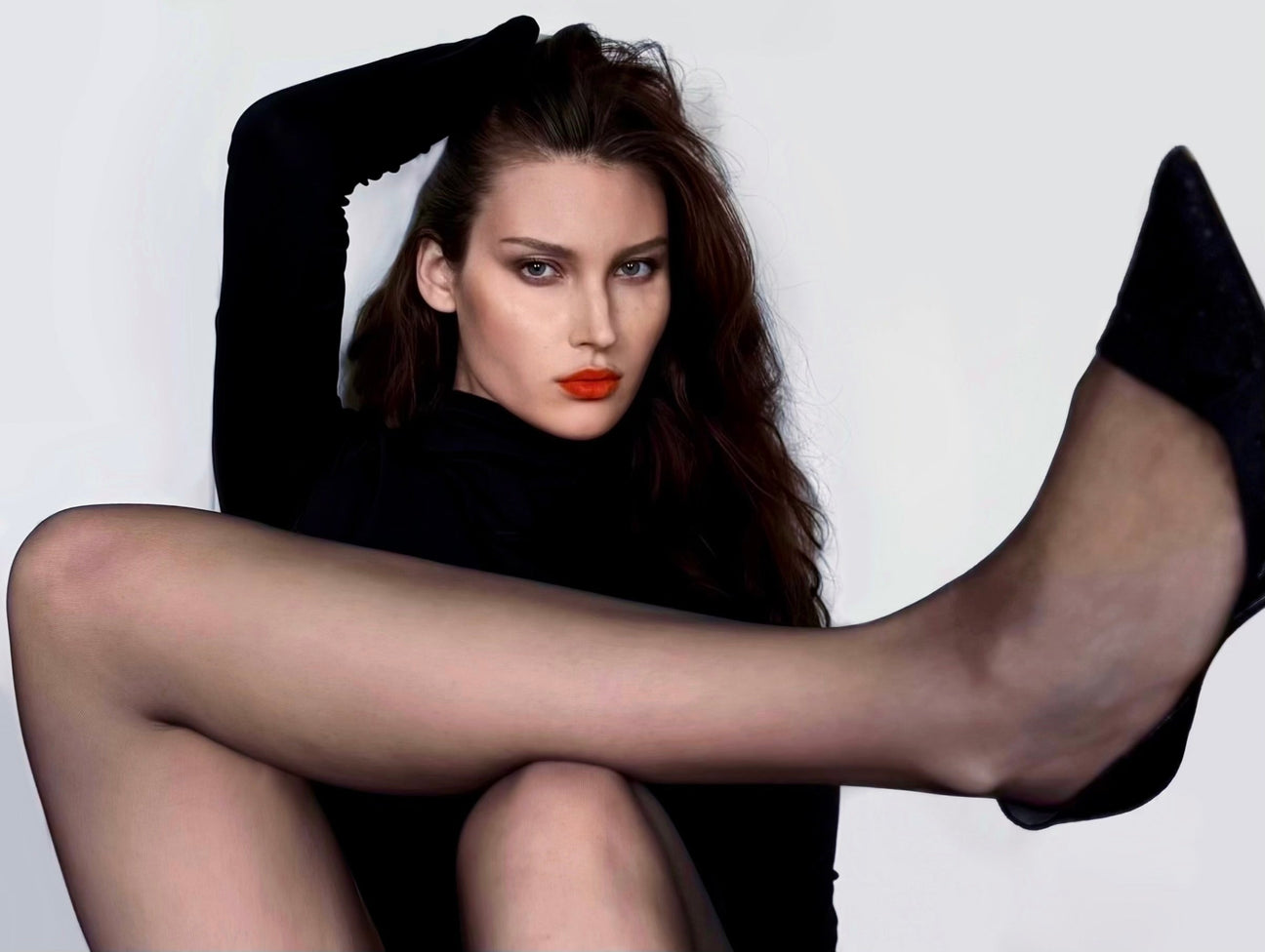 @nikkicgal Keeps It Effortless in Fogal’s Light & Cool Tights - Fogal