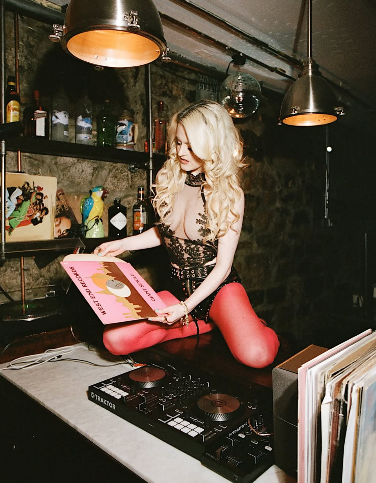 @ihateblonde in Fogal's vibrant Opaque Tights
